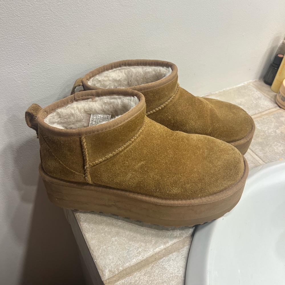Cozy uggs - Picture 2 of 5